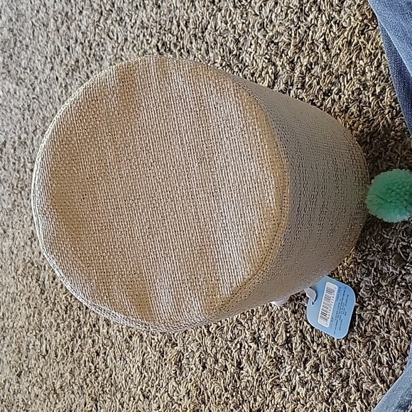 Hallmark Basket - Picture 4 of 6